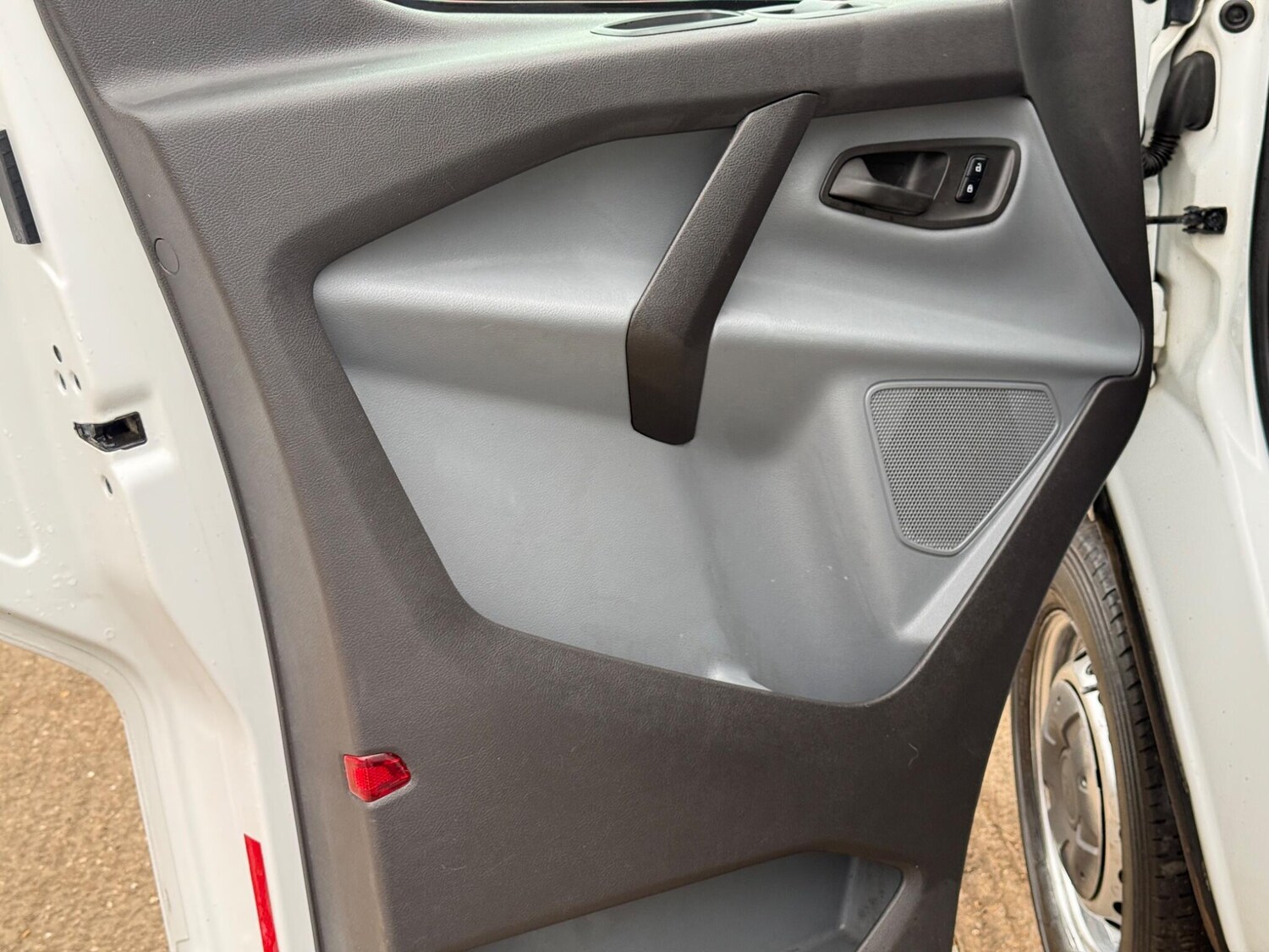 Used Ford Transit Custom 2017 for sale - 77775296: Photo 35