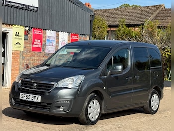 Used Peugeot Partner Tepee 2015 for sale - 79526261: Photo