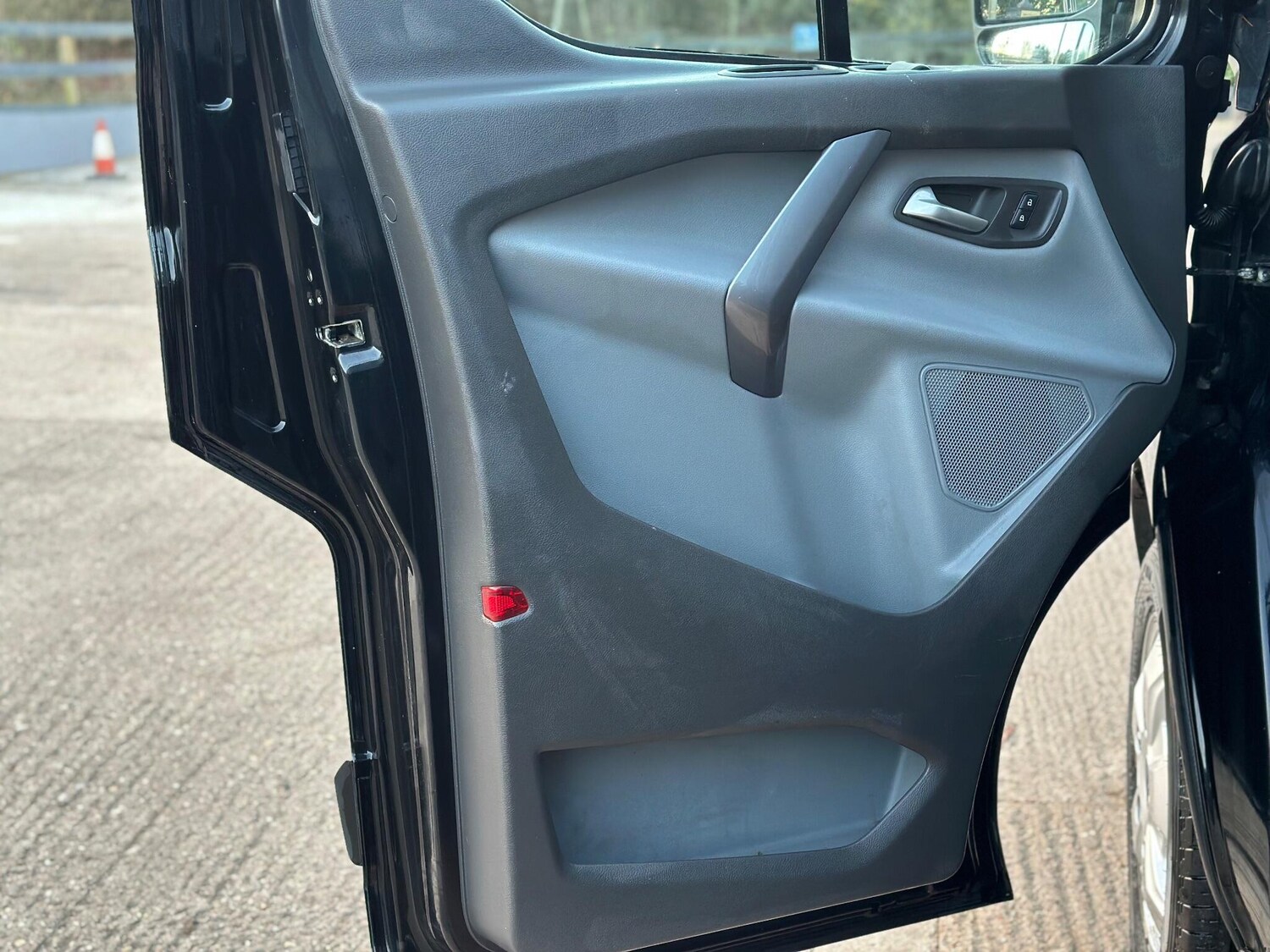 Used Ford Transit Custom 2017 for sale - 77533673: Photo 39