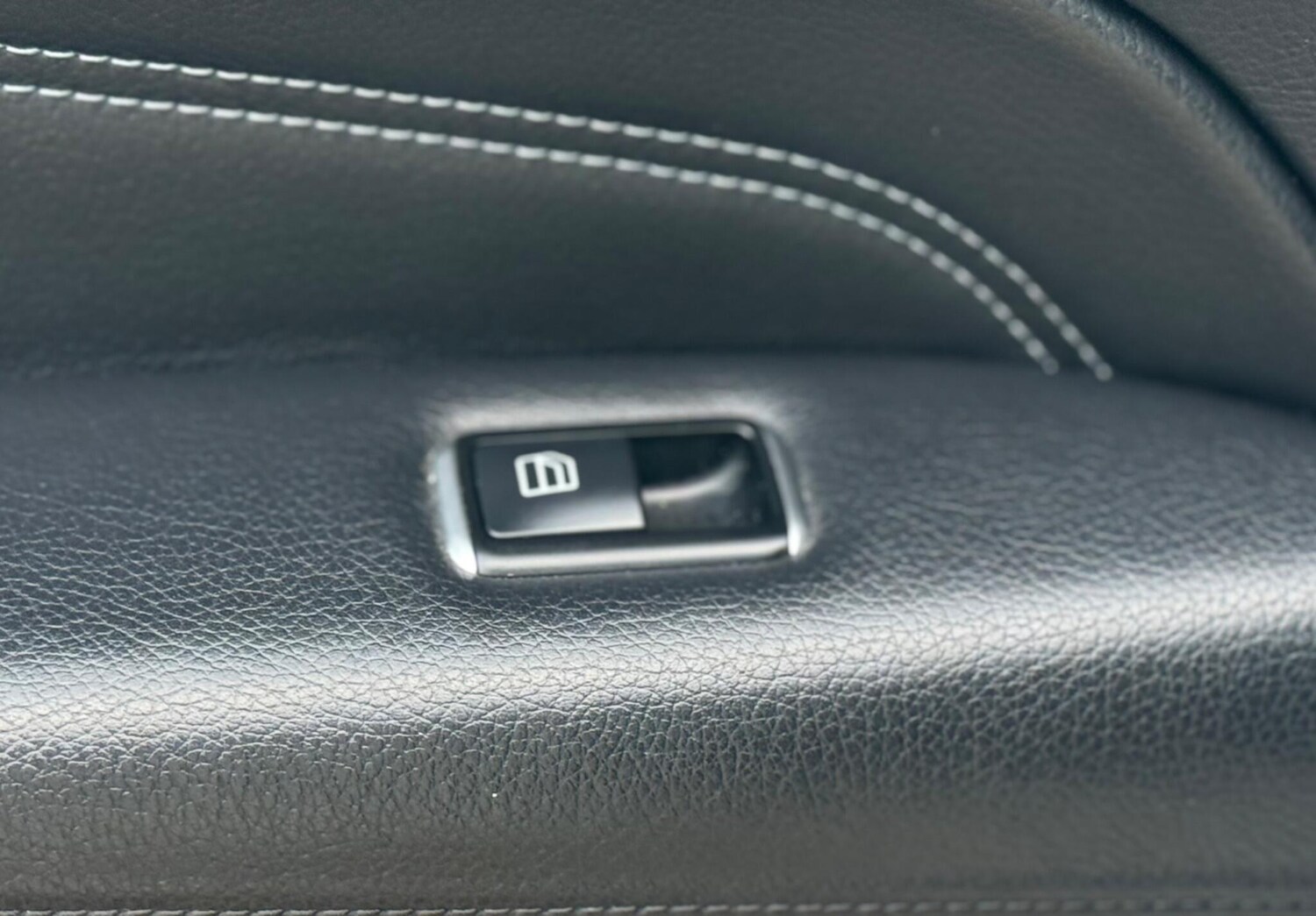 Used Mercedes-Benz E Class 2014 for sale - 78015984: Photo 37