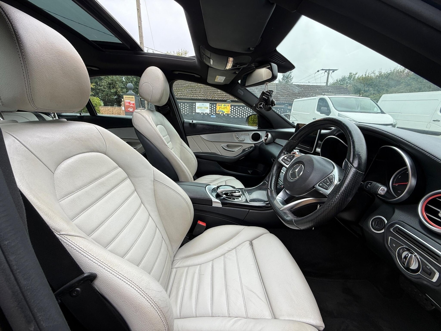 Used Mercedes-Benz C Class 2014 for sale - 76845392: Photo 14