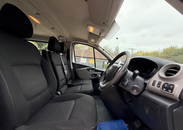 Used Renault Trafic 2015 for sale - 76236883: Photo 9