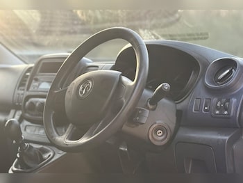 Used Vauxhall Vivaro 2016 for sale - 77516569: Photo