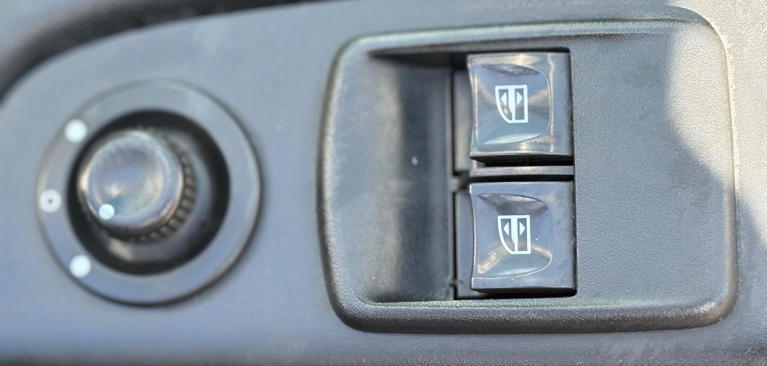 Used Vauxhall Vivaro 2015 for sale - 76653831: Photo 37