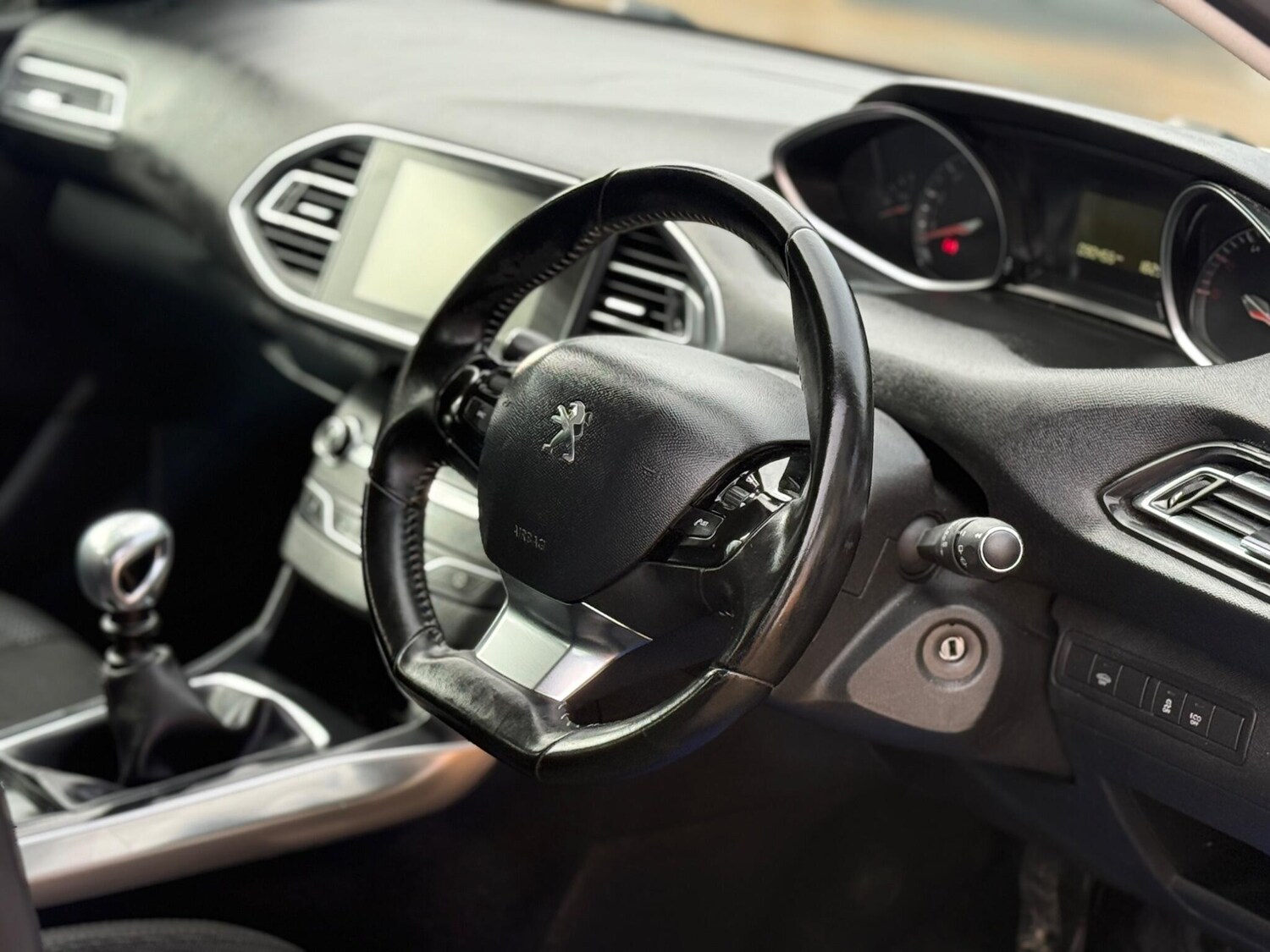 Used Peugeot 308 2016 for sale - 77520035: Photo 13