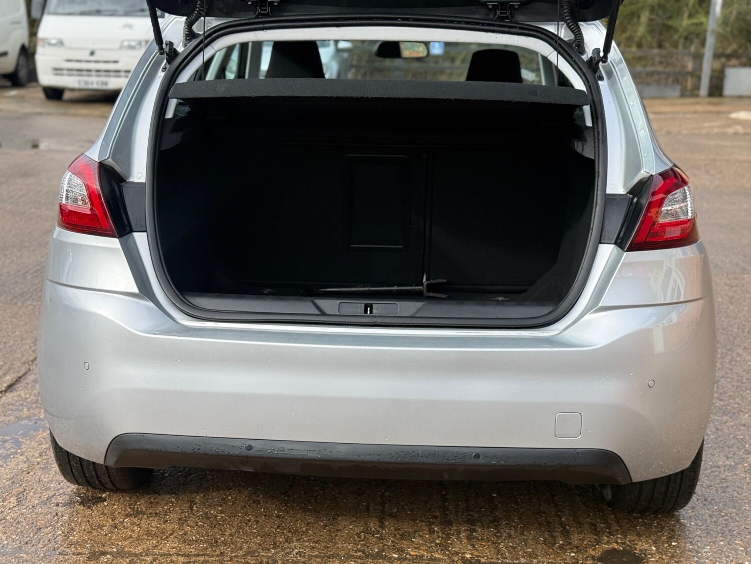 Used Peugeot 308 2016 for sale - 77520035: Photo 19