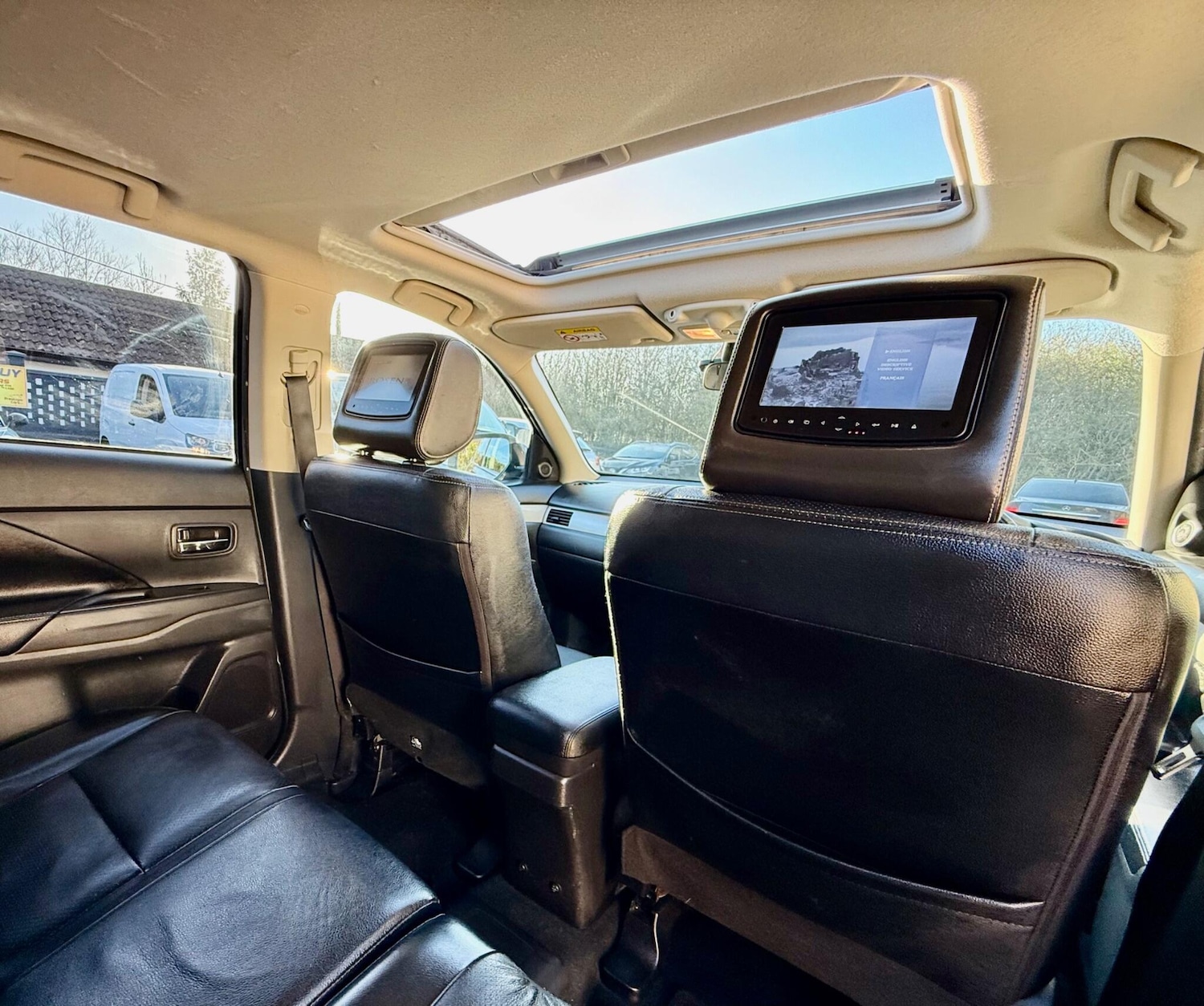 Used Mitsubishi Outlander 2015 for sale - 77718999: Photo 23