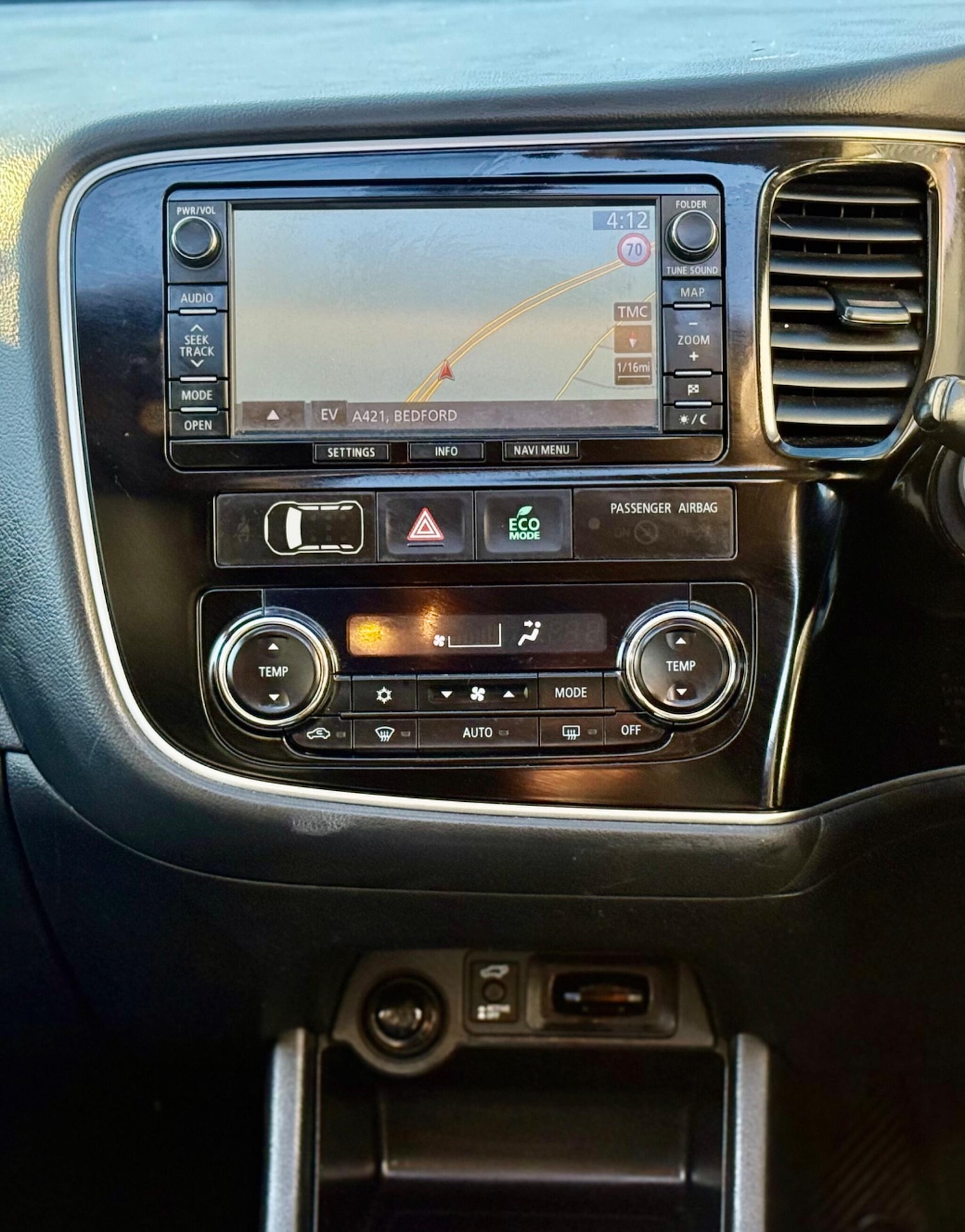 Used Mitsubishi Outlander 2015 for sale - 77718999: Photo 28