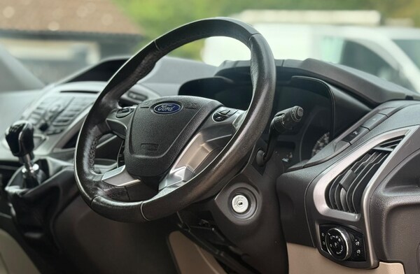 Used Ford Tourneo Custom 2017 for sale - 75676891: Photo 11