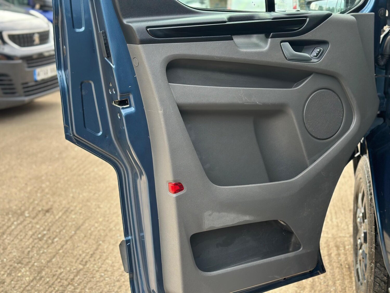 Used Ford Transit Custom 2020 for sale - 77733496: Photo 38