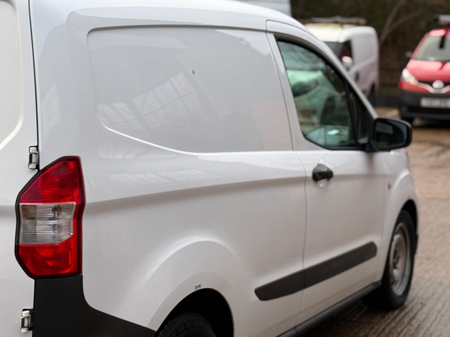 Used Ford Transit Courier 2020 for sale - 77394235: Photo 31
