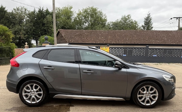Used Volvo V40 Cross Country 2017 for sale - 75616497: Photo 11