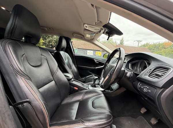 Used Volvo V40 Cross Country 2017 for sale - 75616497: Photo 13