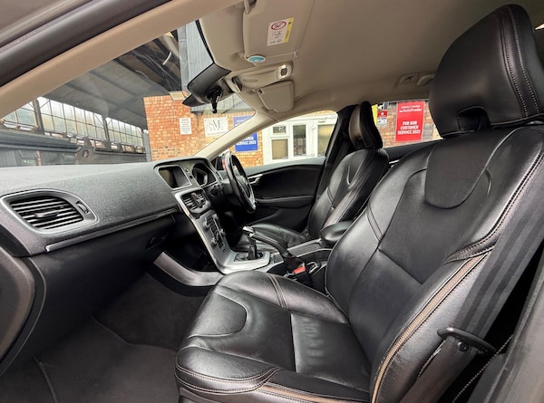 Used Volvo V40 Cross Country 2017 for sale - 75616497: Photo 17