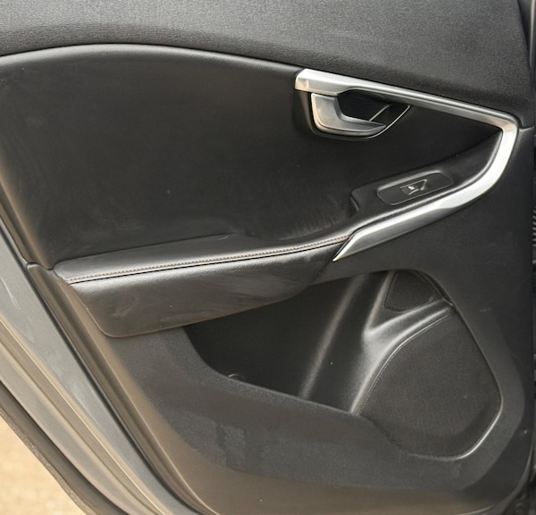 Used Volvo V40 Cross Country 2017 for sale - 75616497: Photo 21