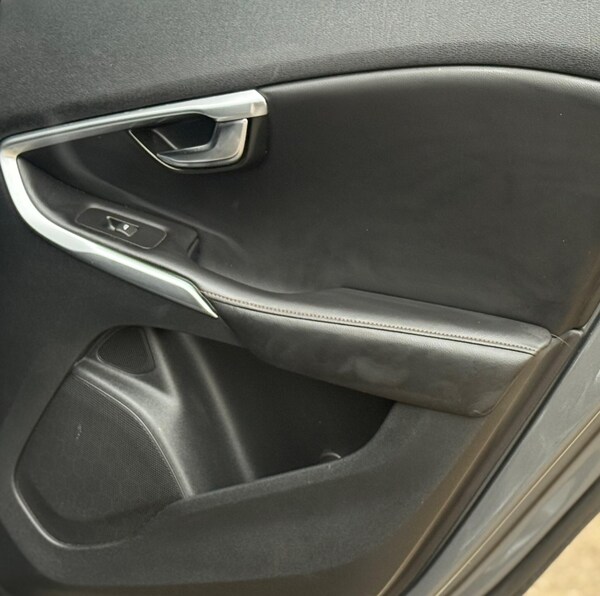 Used Volvo V40 Cross Country 2017 for sale - 75616497: Photo 24