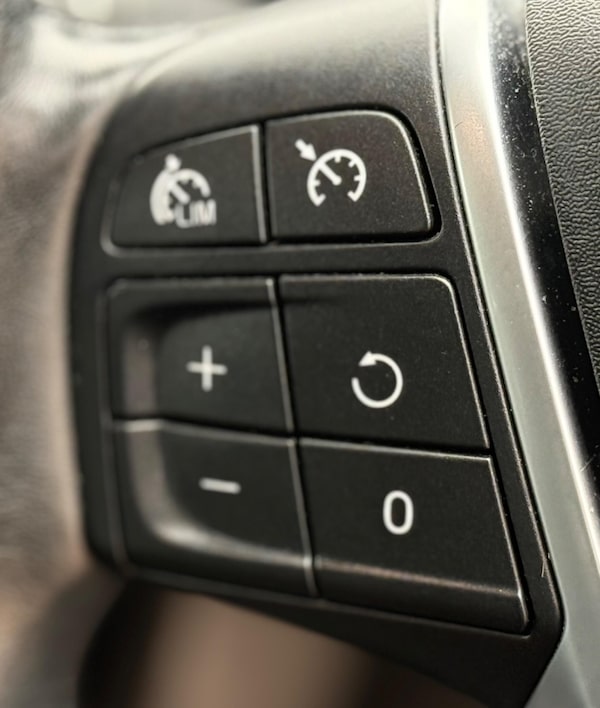 Used Volvo V40 Cross Country 2017 for sale - 75616497: Photo 43