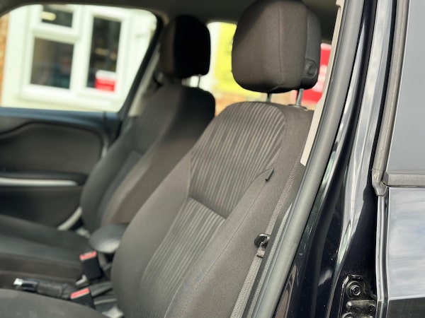 Used Vauxhall Zafira Tourer 2013 for sale - 75974943: Photo 35