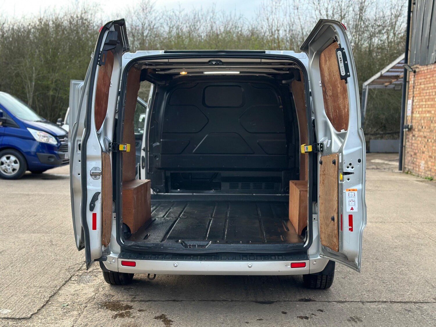 Used Ford Transit Custom 2017 for sale - 77733497: Photo 17