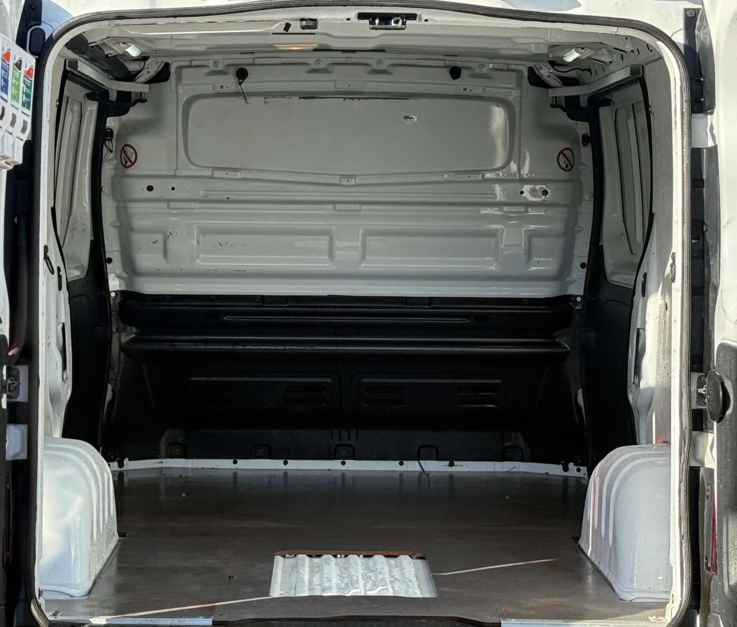 Used Vauxhall Vivaro 2016 for sale - 76599576: Photo 17