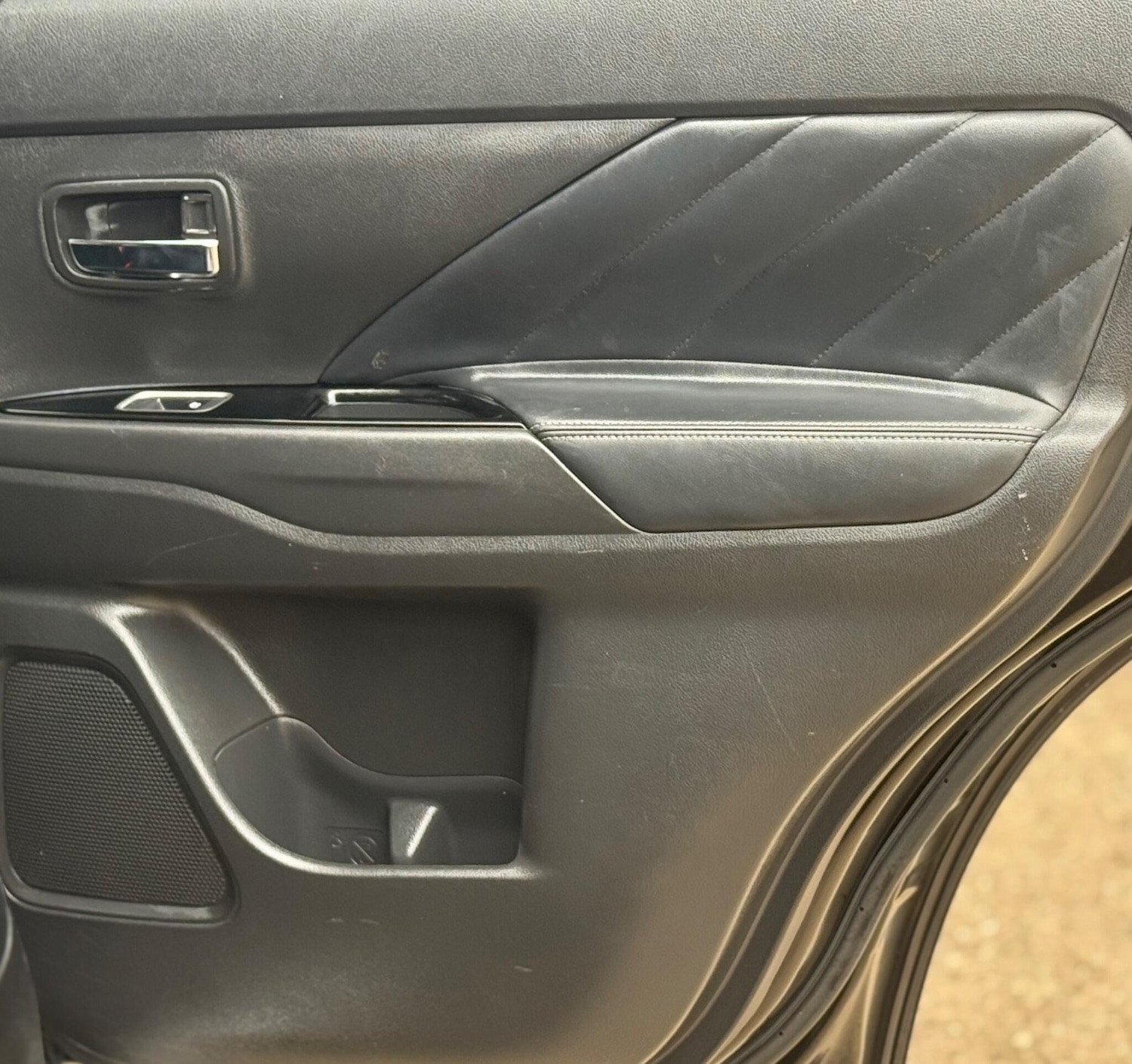 Used Mitsubishi Outlander 2017 for sale - 77639441: Photo 24