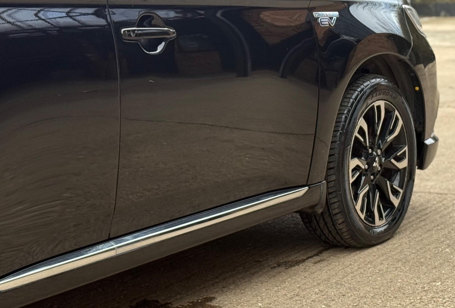 Used Mitsubishi Outlander 2017 for sale - 77639441: Photo 39