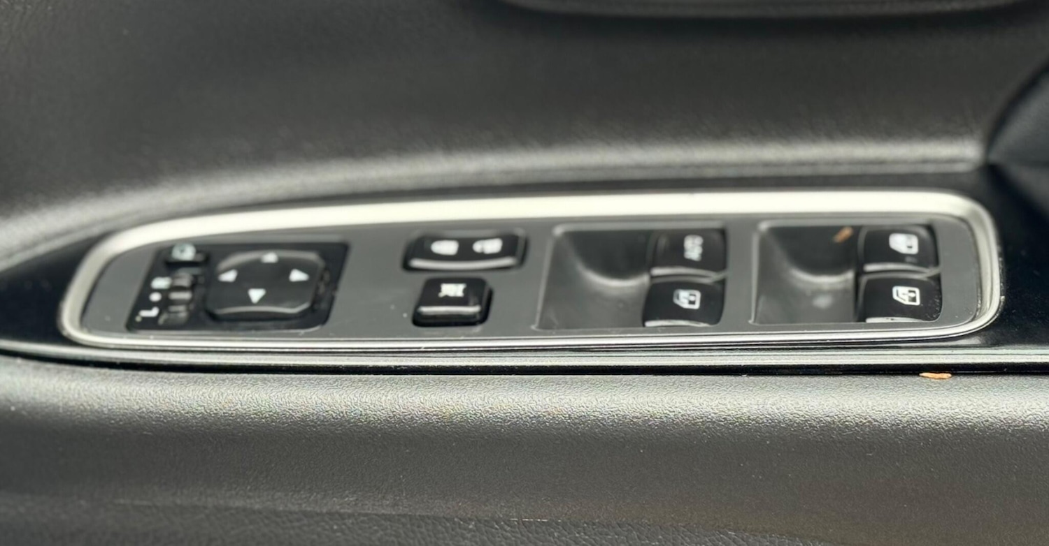 Used Mitsubishi Outlander 2017 for sale - 77639441: Photo 41