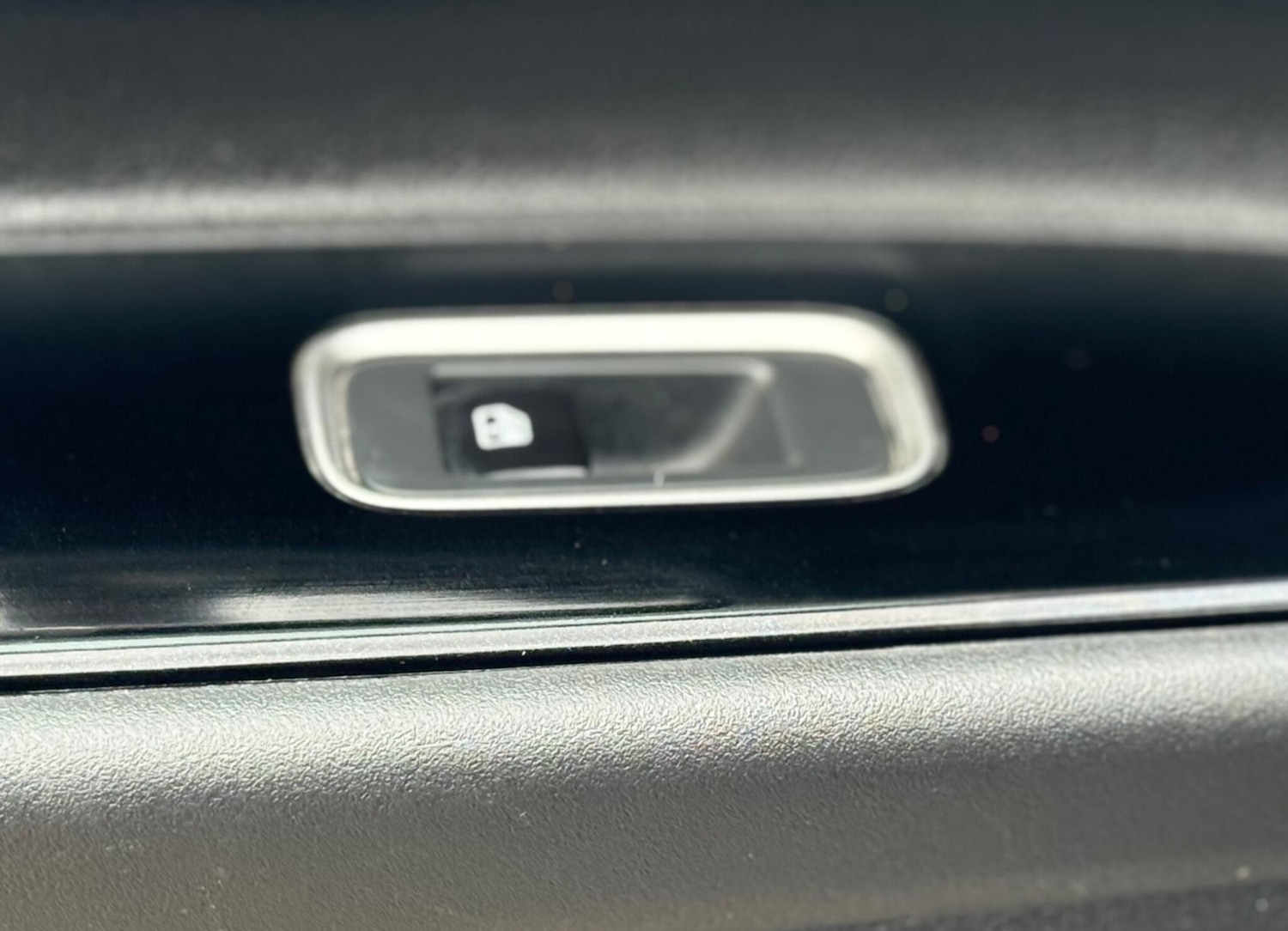 Used Mitsubishi Outlander 2017 for sale - 77639441: Photo 47