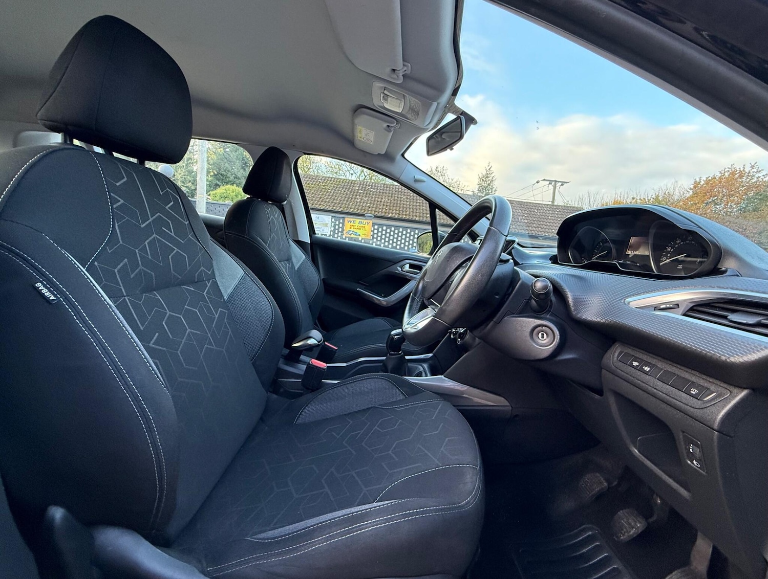 Used Peugeot 2008 2019 for sale - 76346840: Photo 14