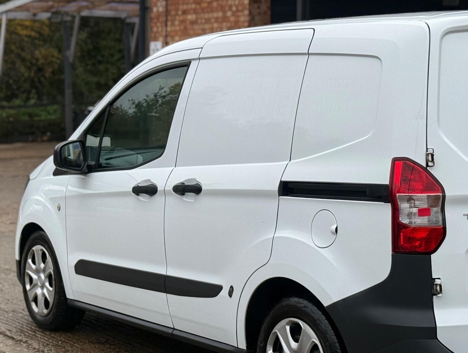 Used Ford Transit Courier 2019 for sale - 76402666: Photo 29