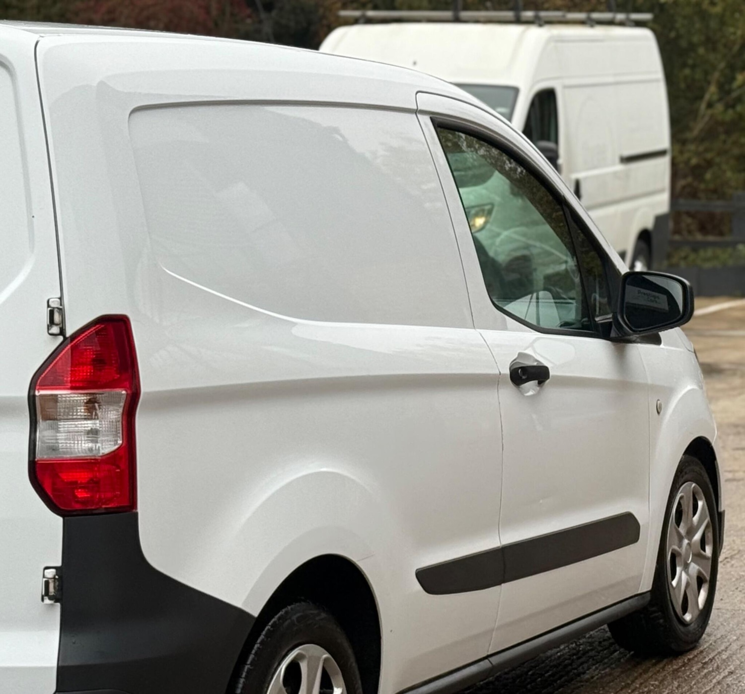 Used Ford Transit Courier 2019 for sale - 76402666: Photo 32