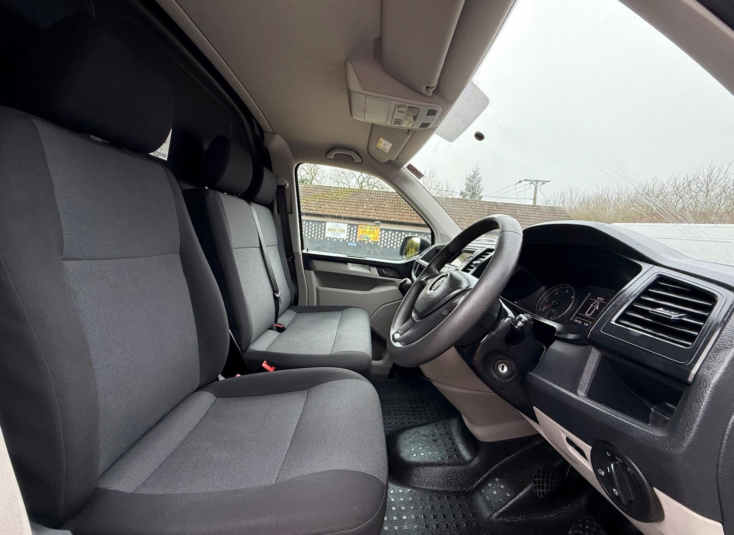 Used Volkswagen Transporter 2018 for sale - 77501919: Photo 14