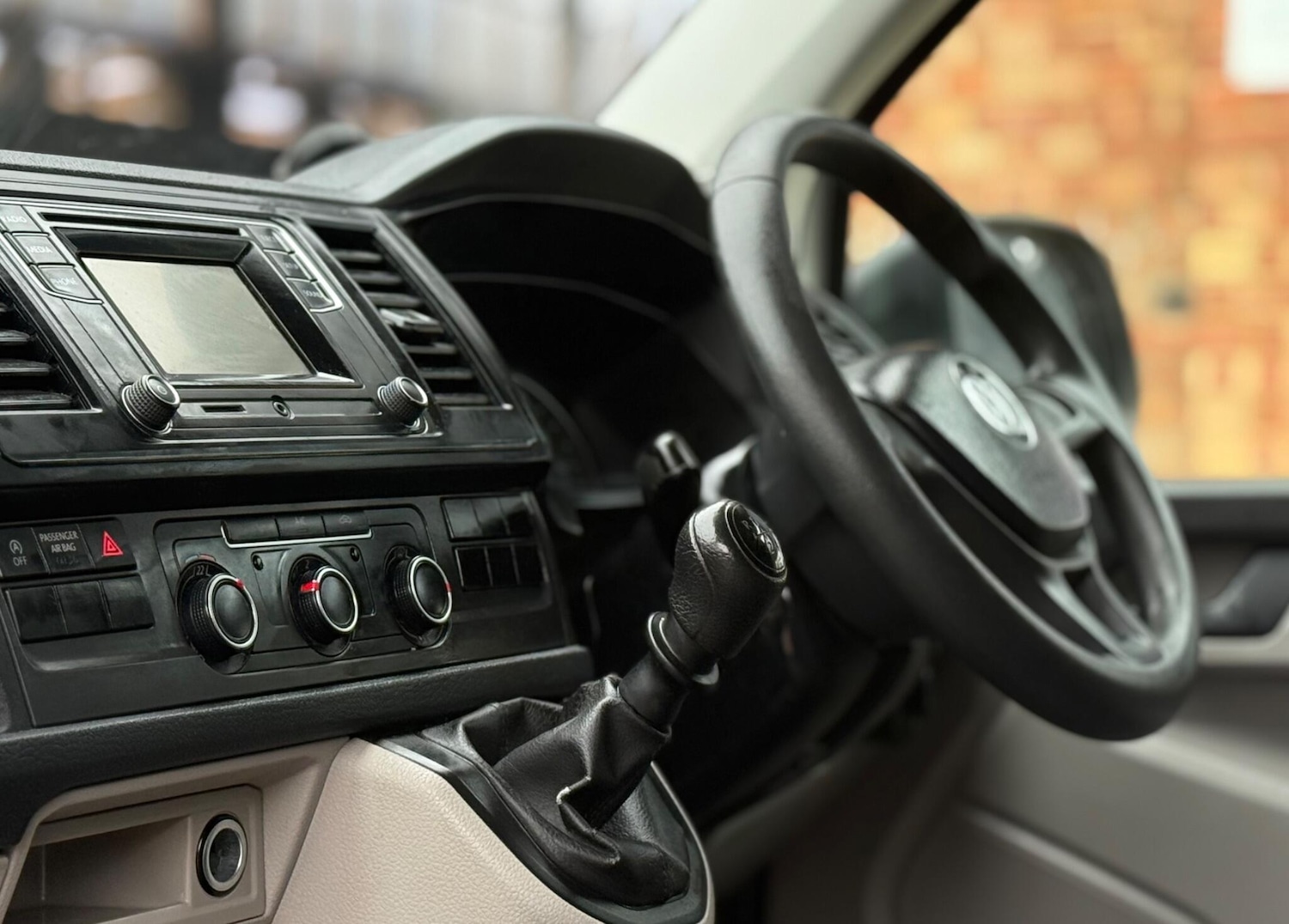 Used Volkswagen Transporter 2018 for sale - 77501919: Photo 16