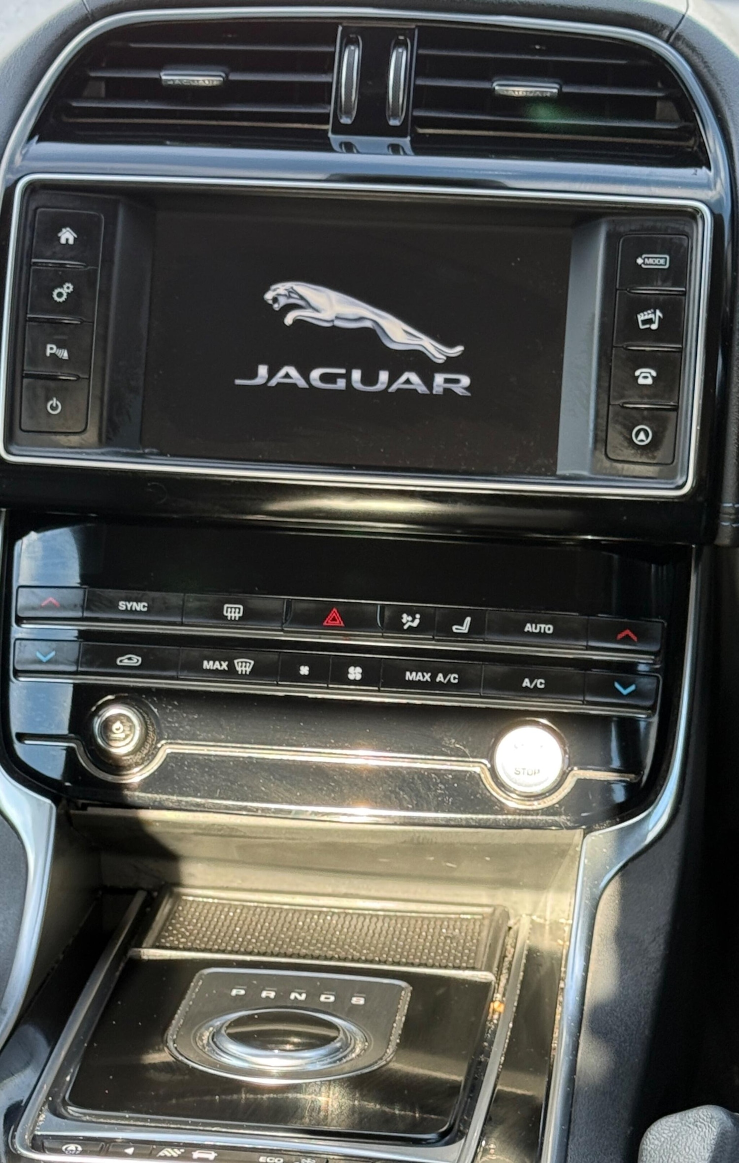 Used Jaguar XE 2018 for sale - 77813435: Photo 19