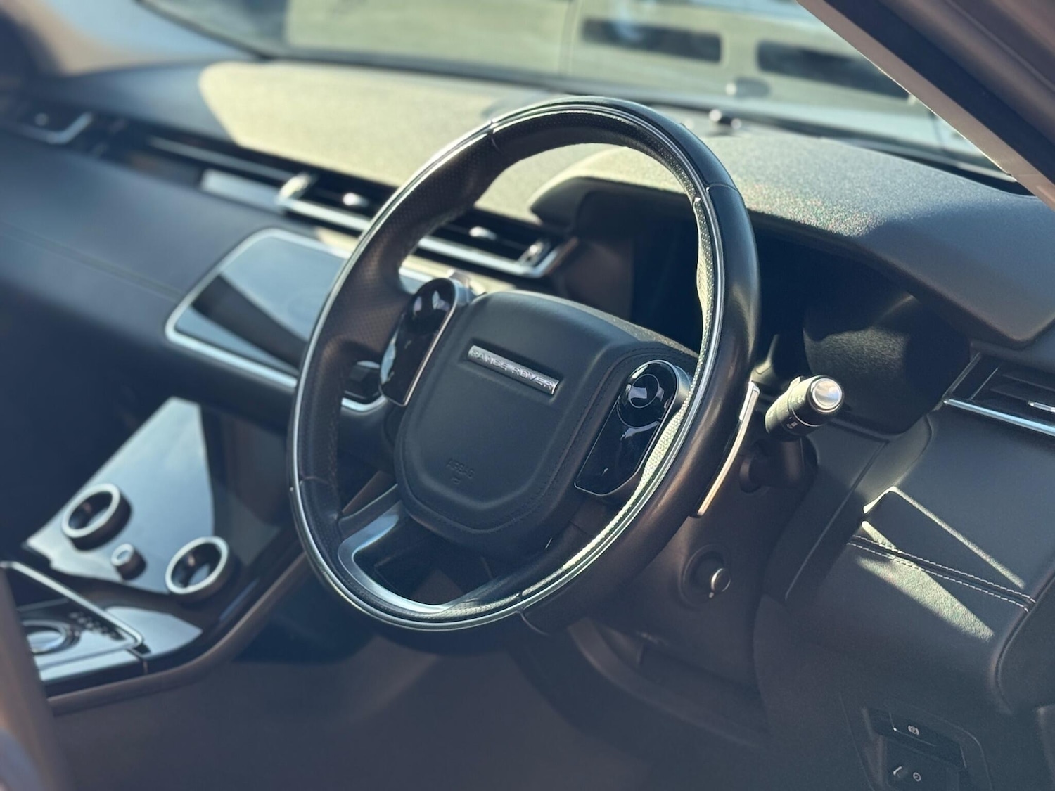 Used Land Rover Range Rover Velar 2018 for sale - 76386910: Photo 13
