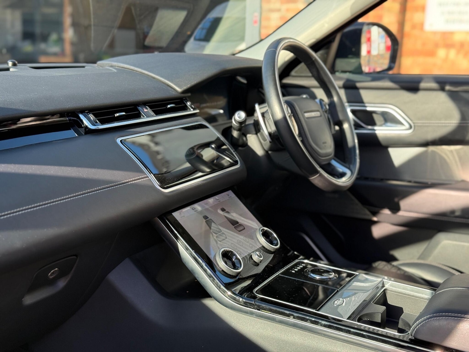 Used Land Rover Range Rover Velar 2018 for sale - 76386910: Photo 15