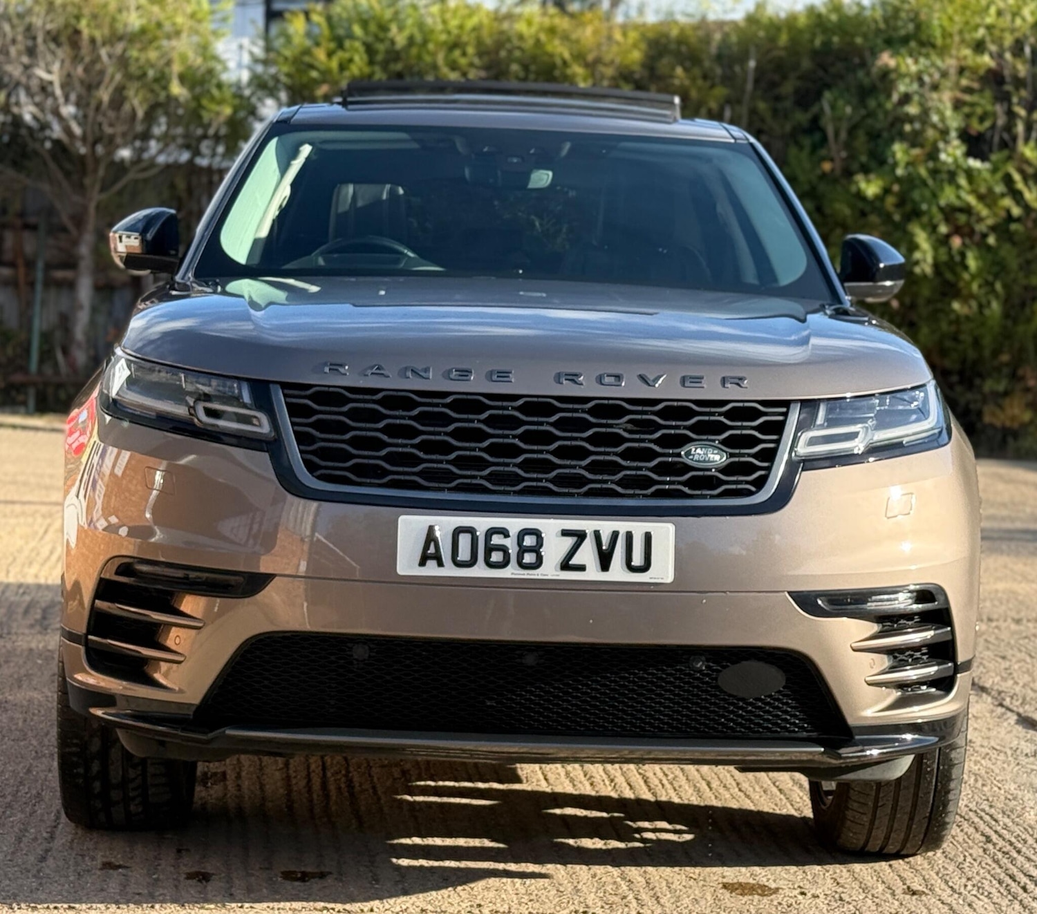 Used Land Rover Range Rover Velar 2018 for sale - 76386910: Photo 3