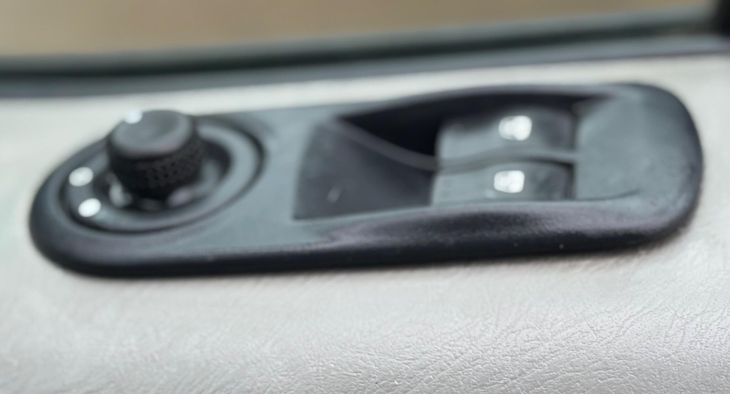 Used Vauxhall Vivaro 2012 for sale - 77542612: Photo 32