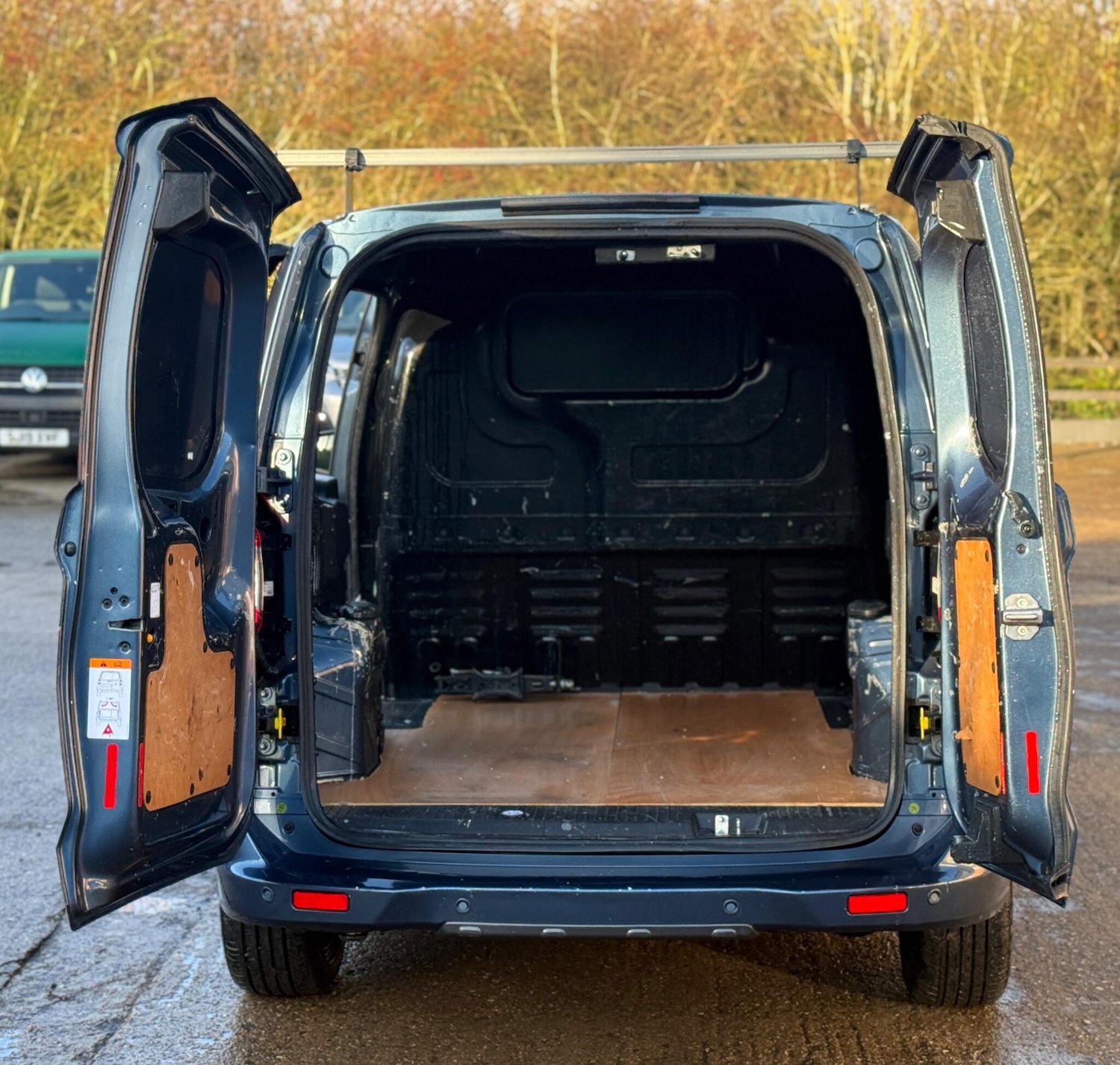 Used Ford Transit Courier 2020 for sale - 76931700: Photo 17