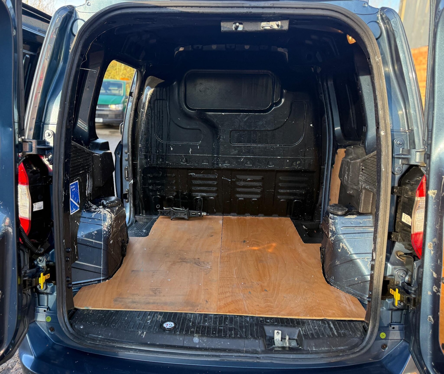 Used Ford Transit Courier 2020 for sale - 76931700: Photo 18