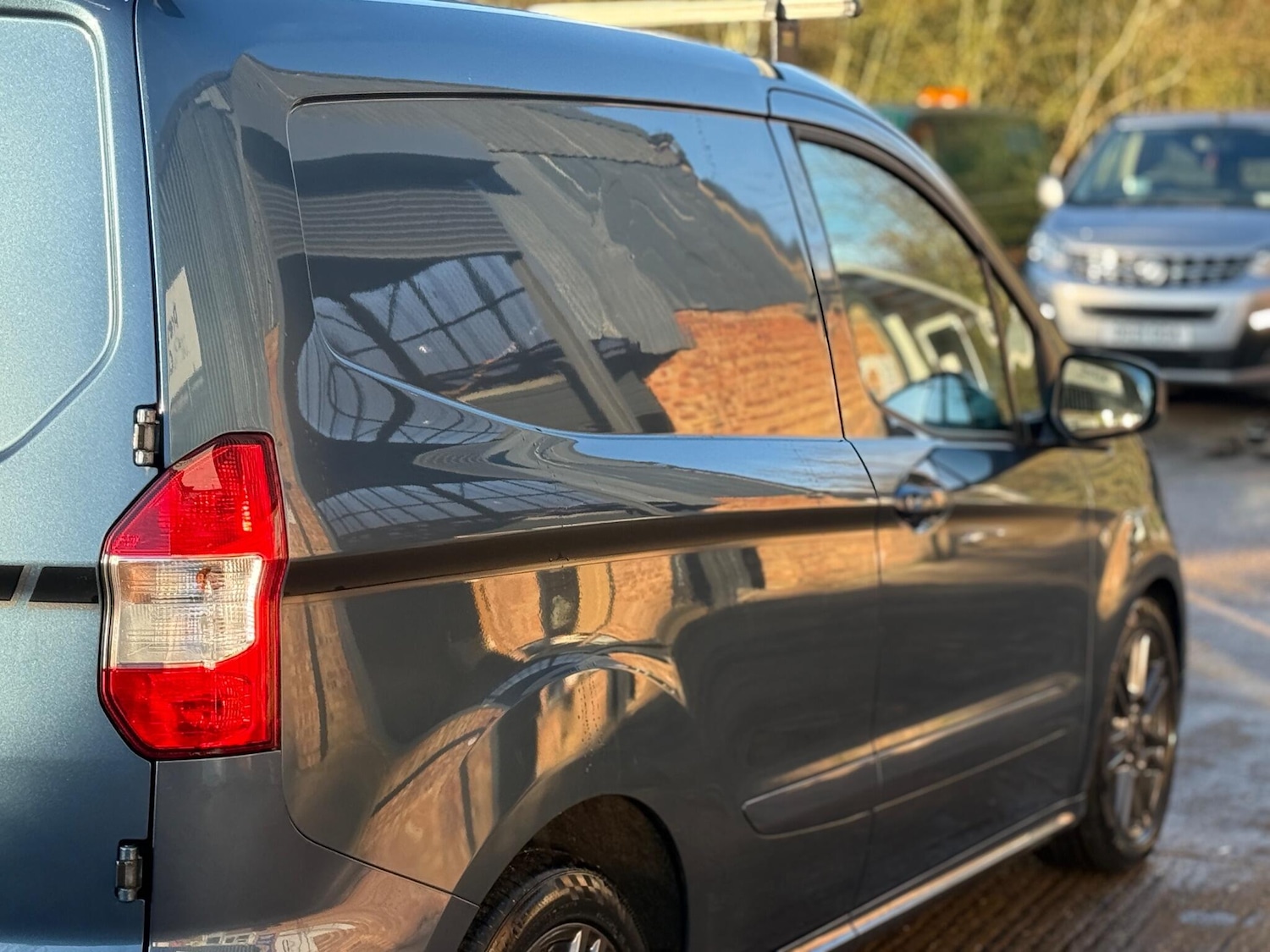 Used Ford Transit Courier 2020 for sale - 76931700: Photo 32