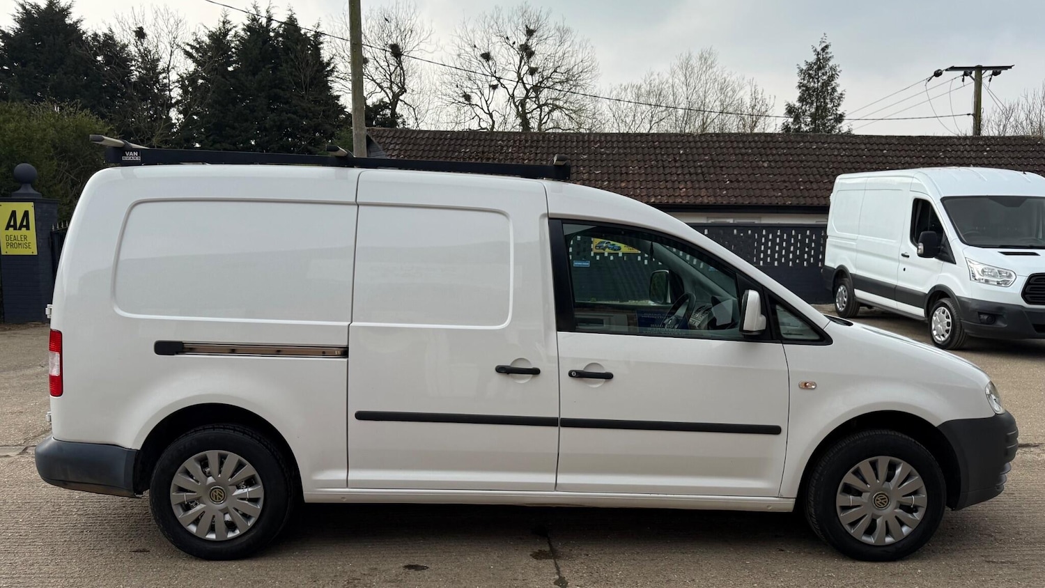 Used Volkswagen Caddy Maxi 2010 for sale - 77984177: Photo 12