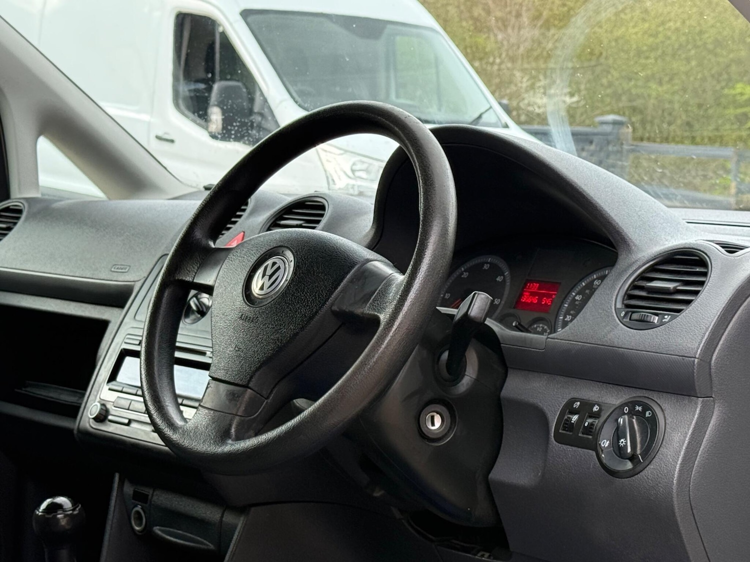 Used Volkswagen Caddy Maxi 2010 for sale - 77984177: Photo 13