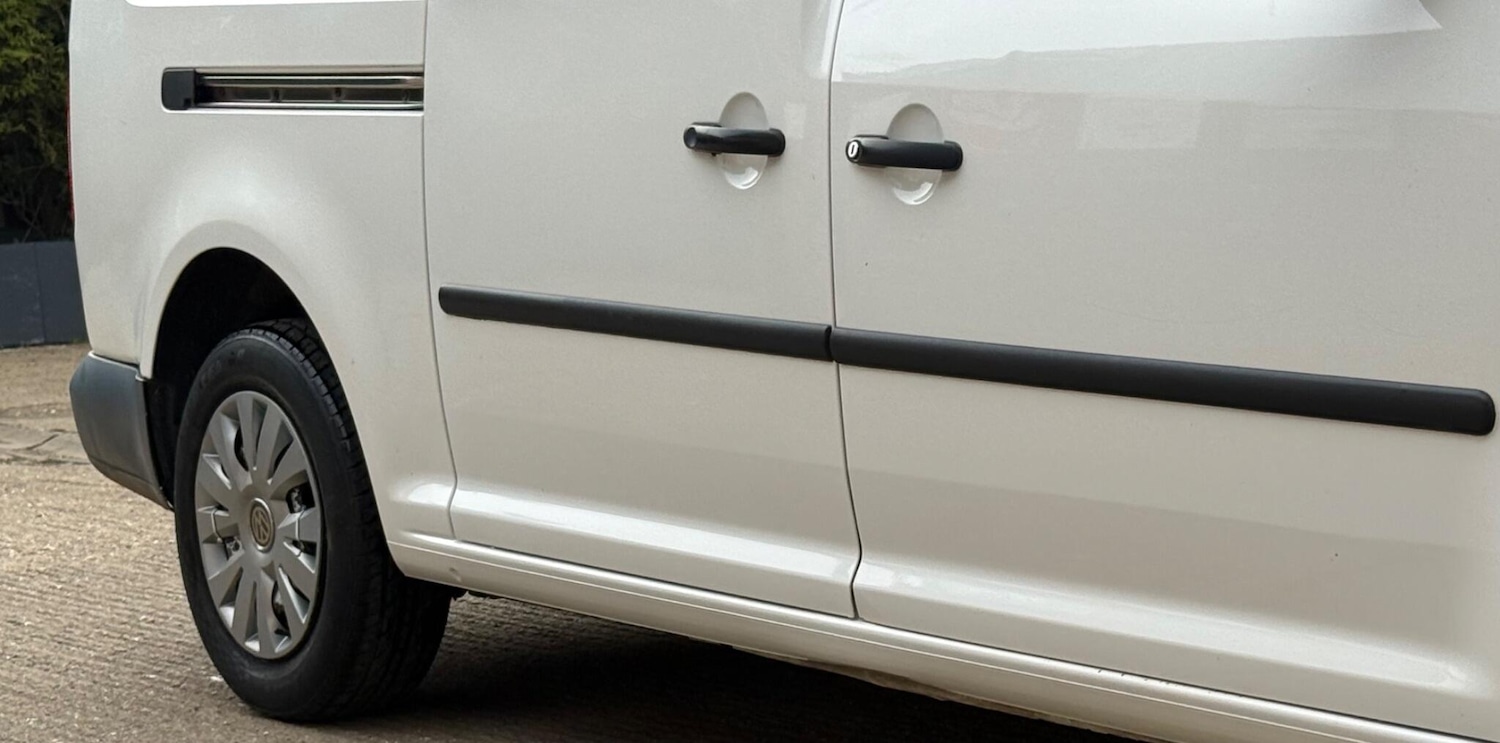 Used Volkswagen Caddy Maxi 2010 for sale - 77984177: Photo 22