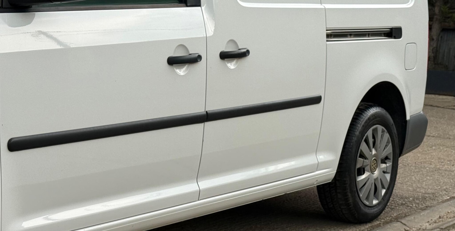 Used Volkswagen Caddy Maxi 2010 for sale - 77984177: Photo 25