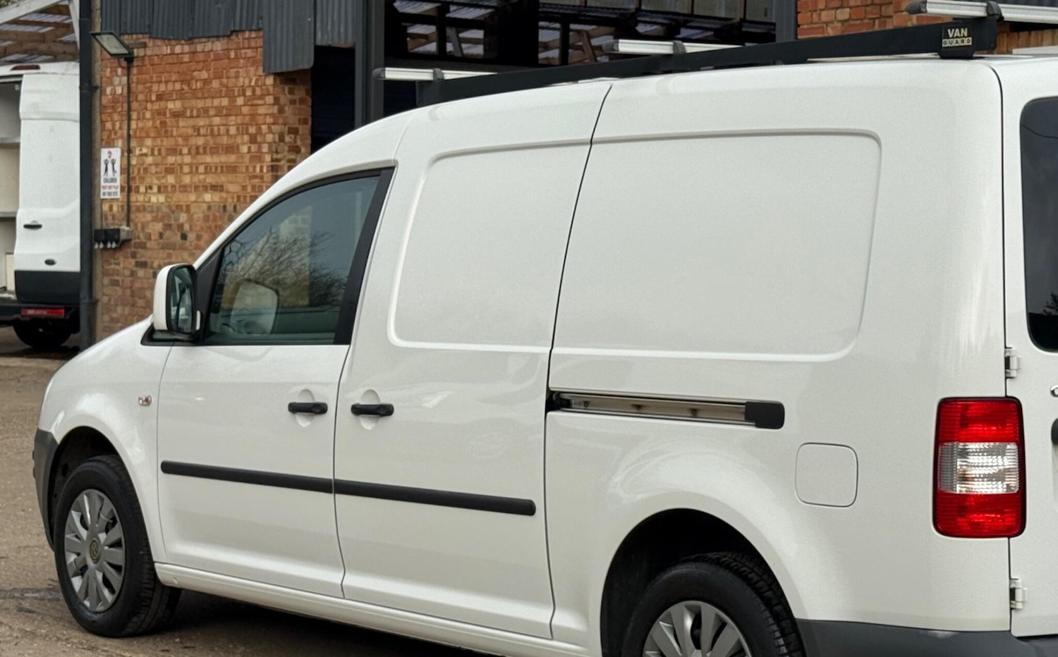 Used Volkswagen Caddy Maxi 2010 for sale - 77984177: Photo 27