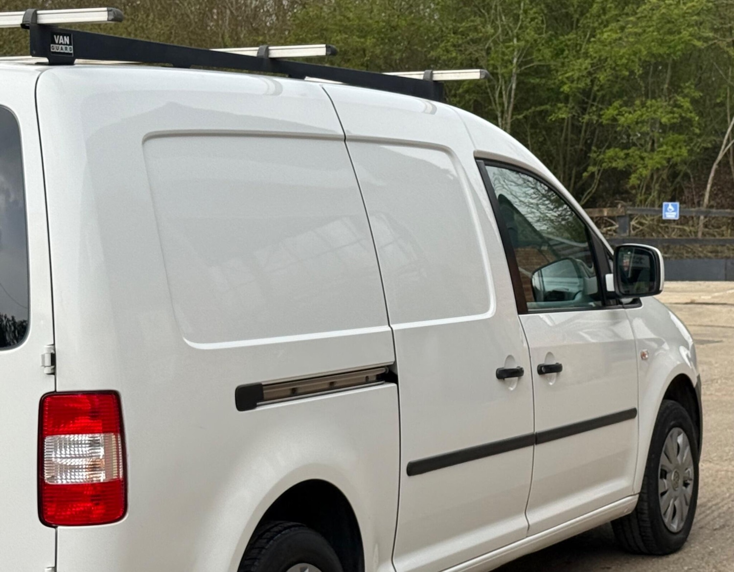 Used Volkswagen Caddy Maxi 2010 for sale - 77984177: Photo 30
