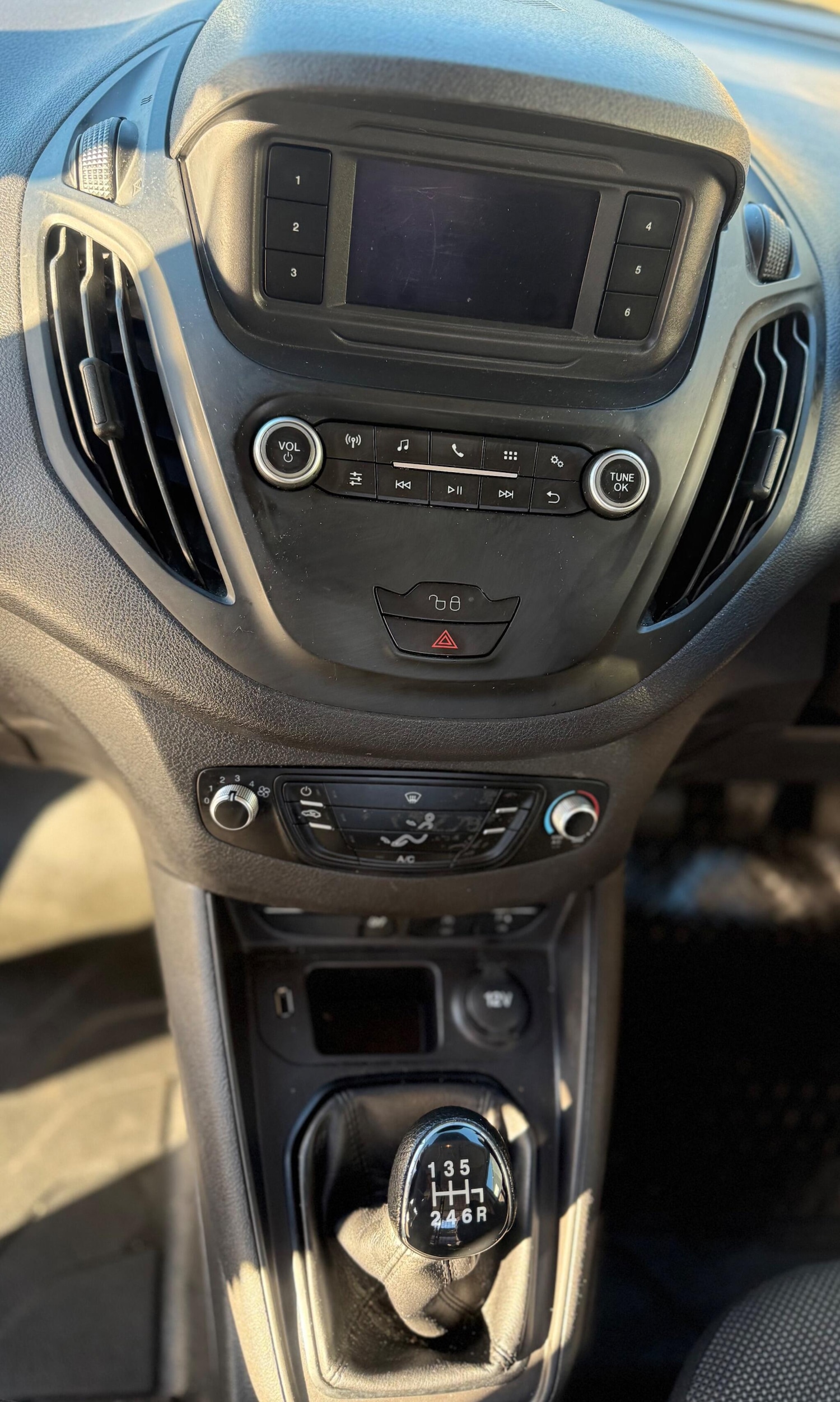 Used Ford Transit Courier 2020 for sale - 77106800: Photo 22