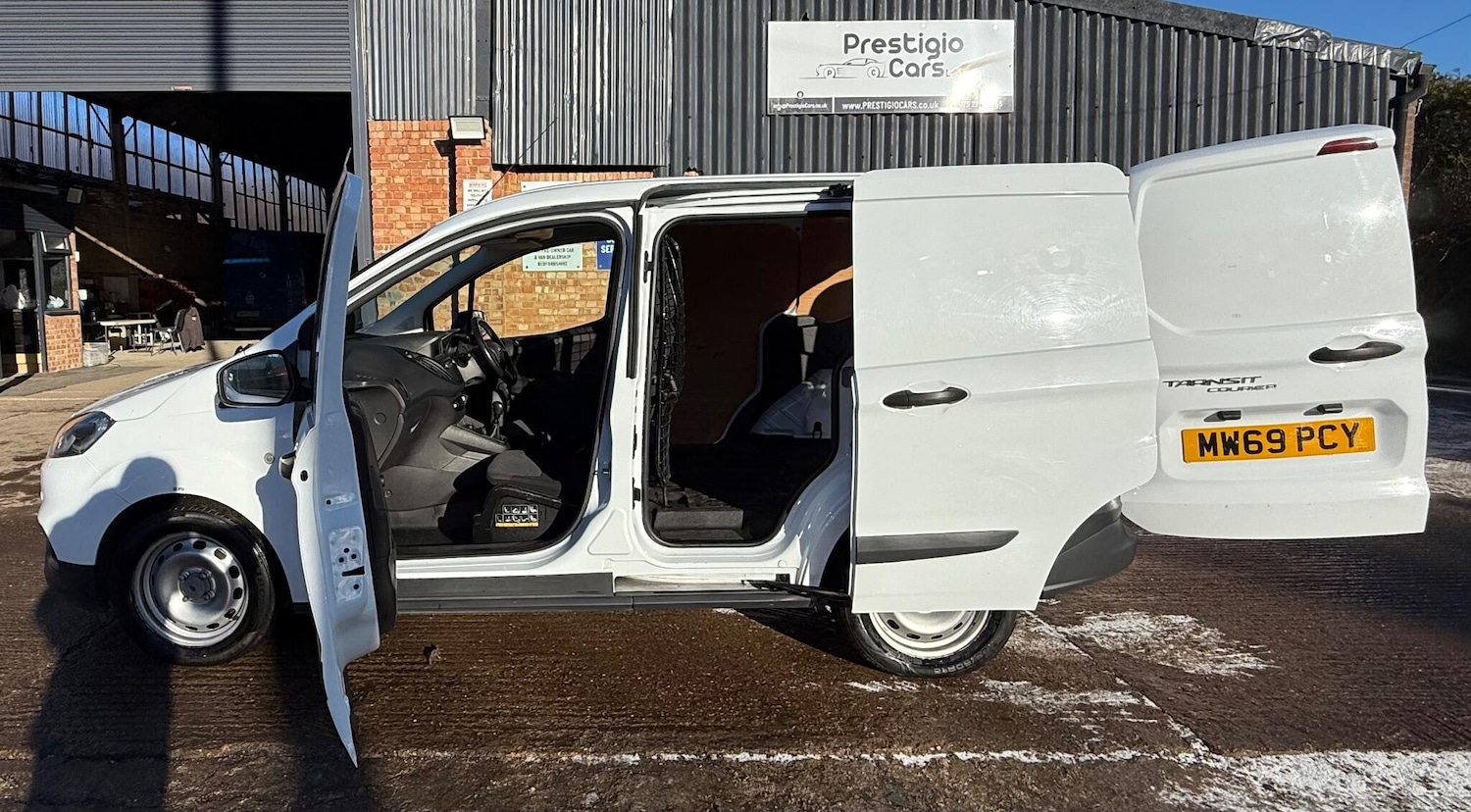 Used Ford Transit Courier 2020 for sale - 77106800: Photo 23