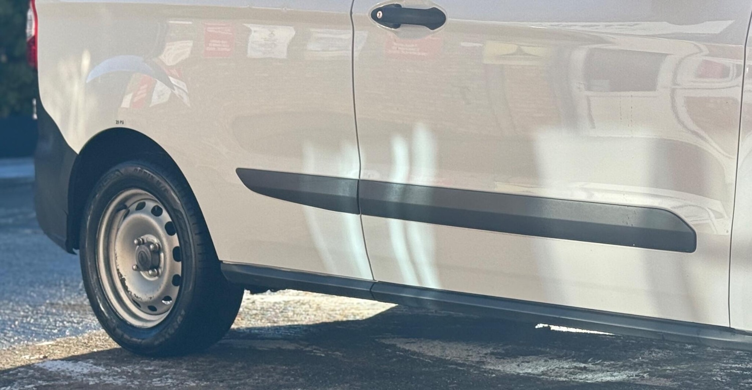 Used Ford Transit Courier 2020 for sale - 77106800: Photo 27